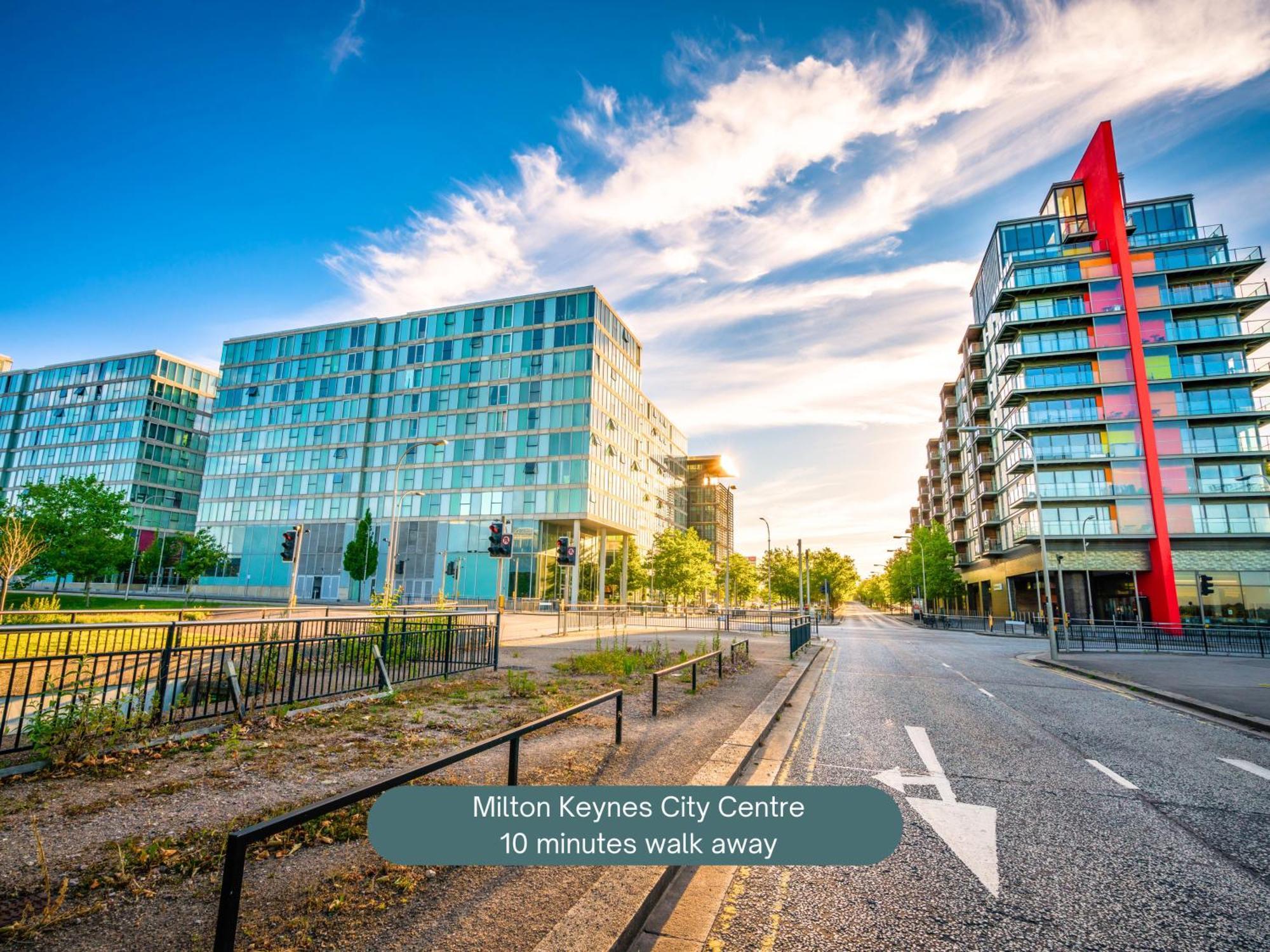 Penthouse Apartment - City Centre - Secure Parking, Balcony, Self-Check-In, Fast Wifi And Smart Tv With Netflix By Yoko Property Milton Keynes Ngoại thất bức ảnh