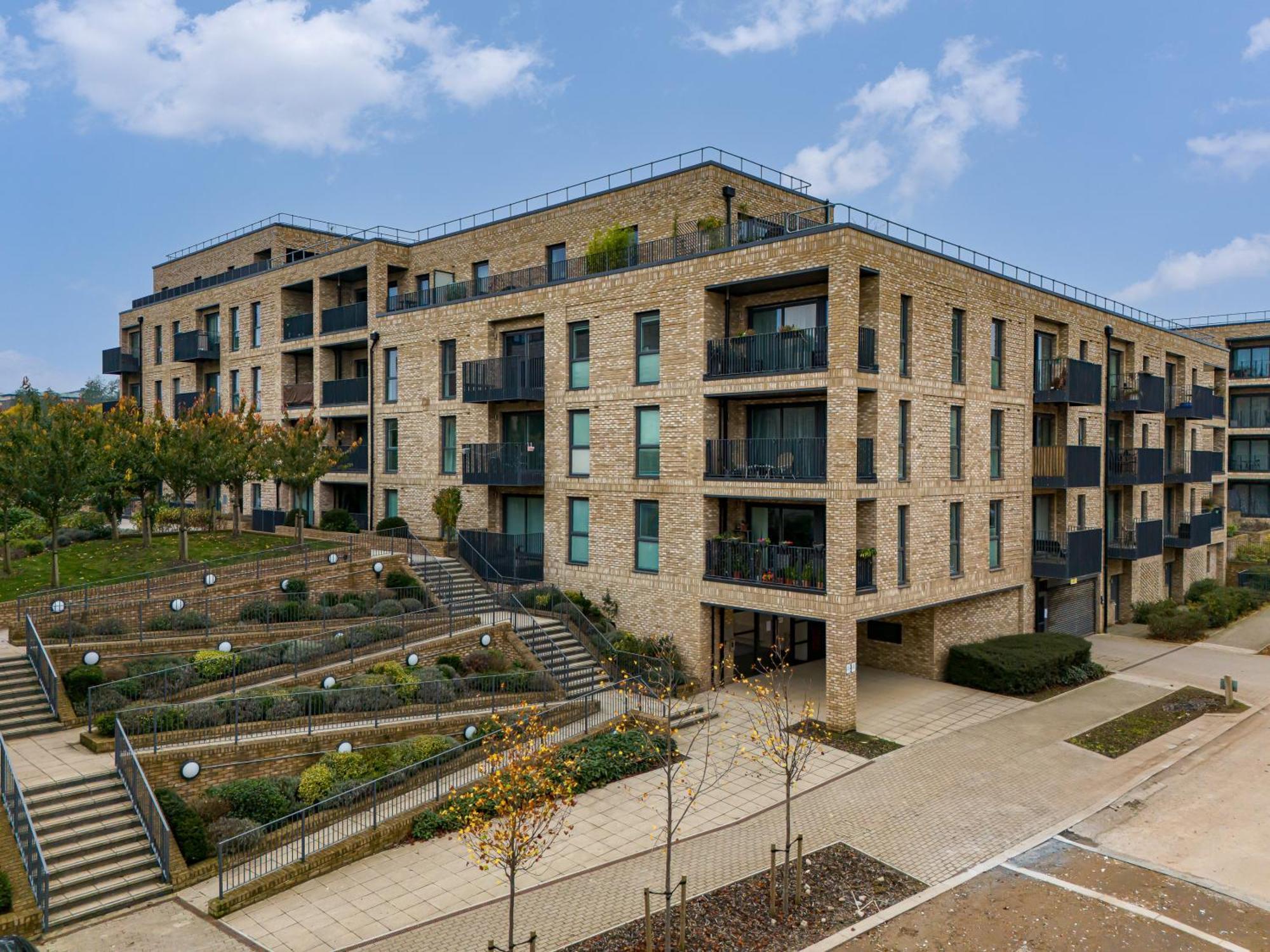 Penthouse Apartment - City Centre - Secure Parking, Balcony, Self-Check-In, Fast Wifi And Smart Tv With Netflix By Yoko Property Milton Keynes Ngoại thất bức ảnh