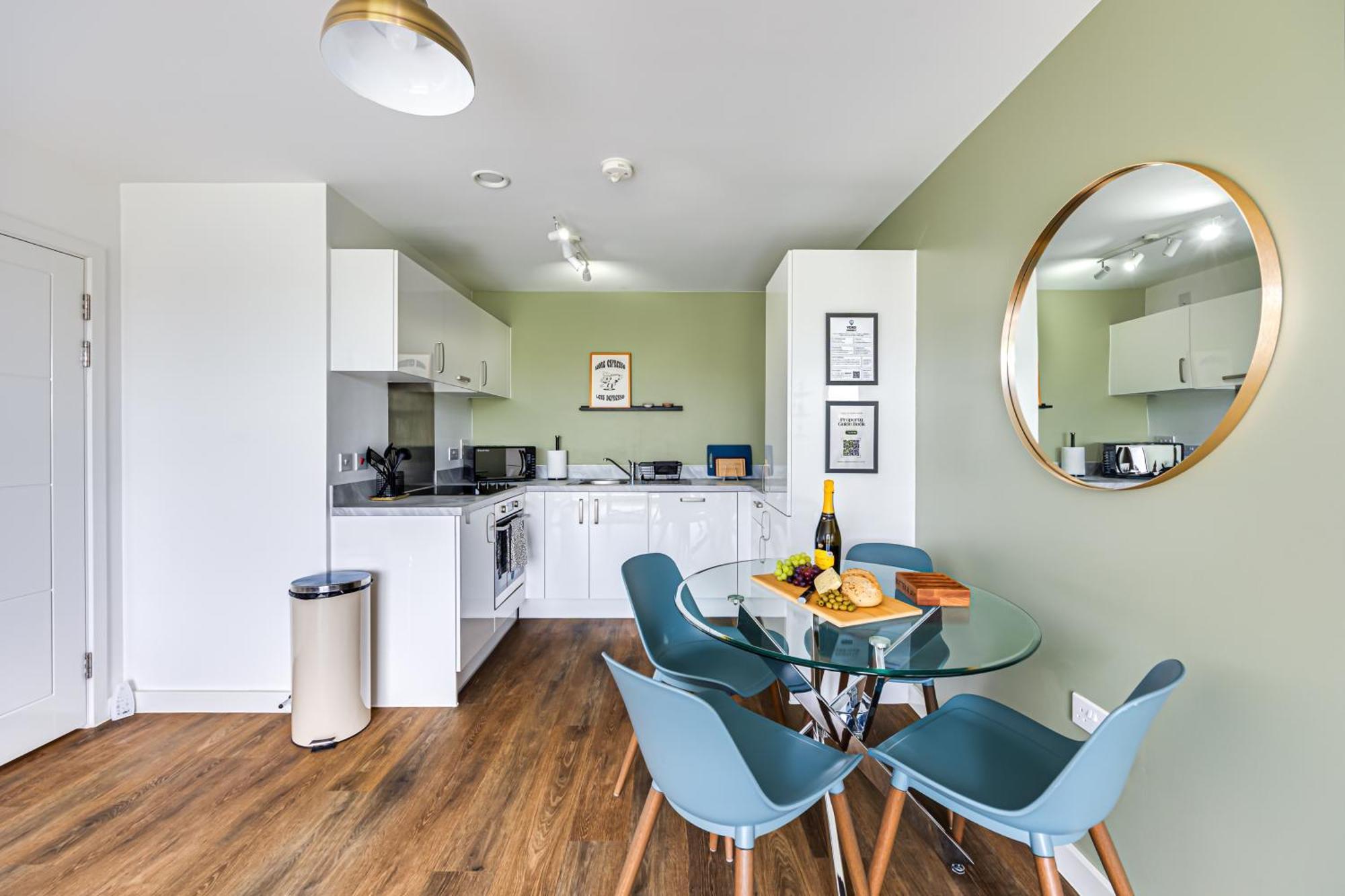 Penthouse Apartment - City Centre - Secure Parking, Balcony, Self-Check-In, Fast Wifi And Smart Tv With Netflix By Yoko Property Milton Keynes Ngoại thất bức ảnh