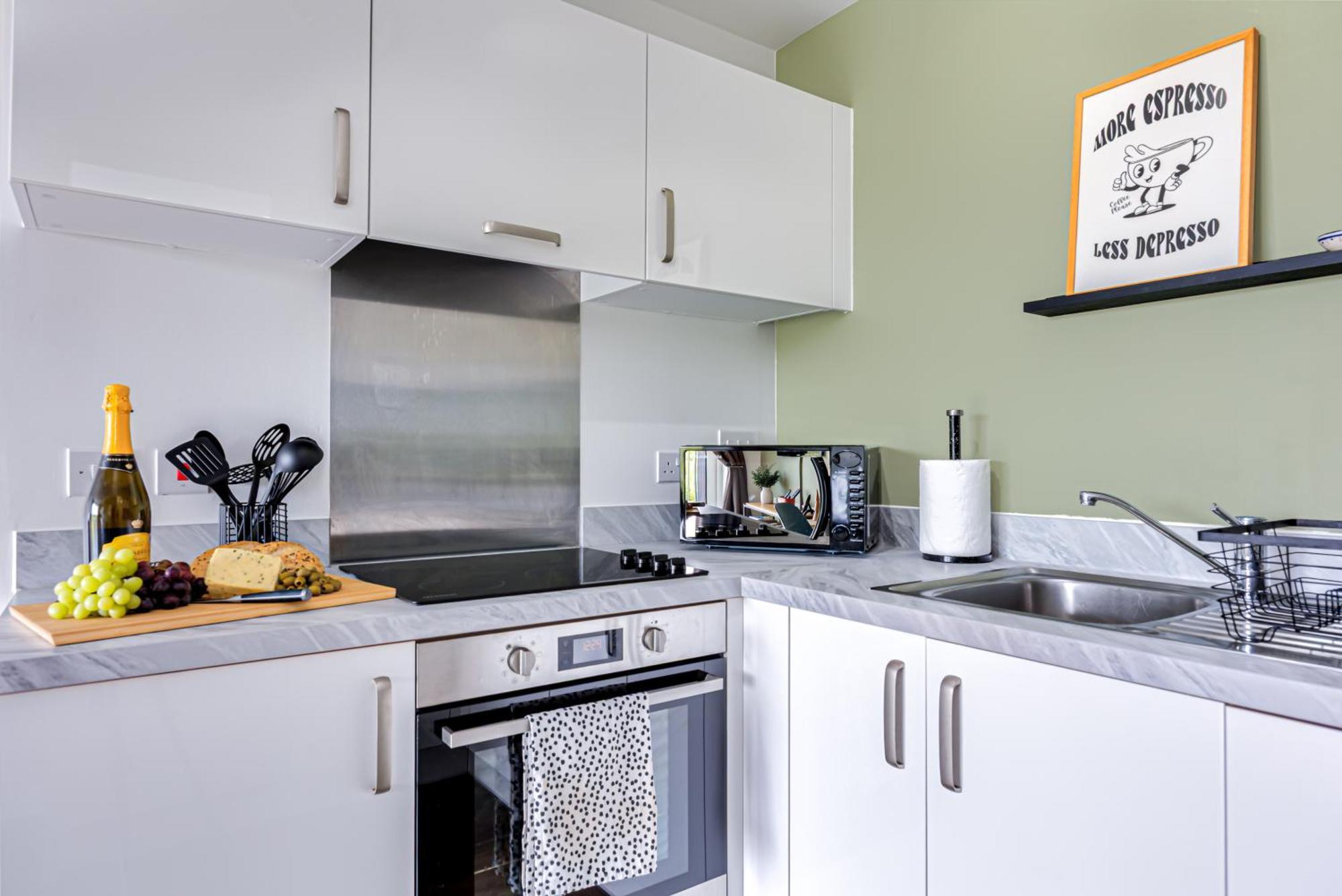 Penthouse Apartment - City Centre - Secure Parking, Balcony, Self-Check-In, Fast Wifi And Smart Tv With Netflix By Yoko Property Milton Keynes Ngoại thất bức ảnh